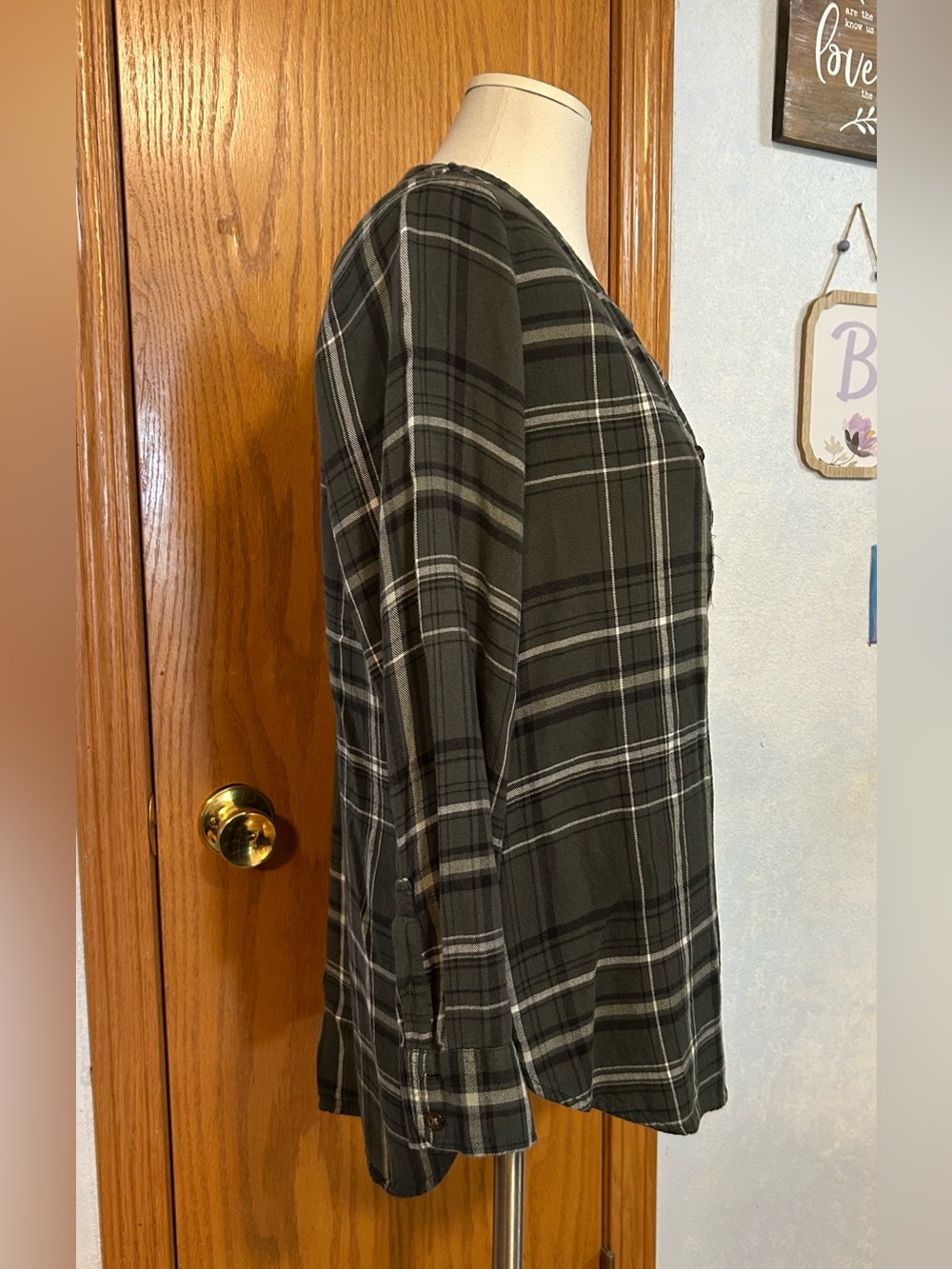 Universal Thread Green & Black Plaid Top - Picture 2 of 6
